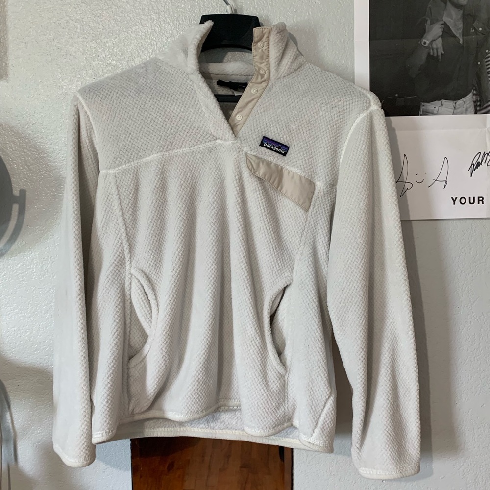 Patagonia off white pullover
